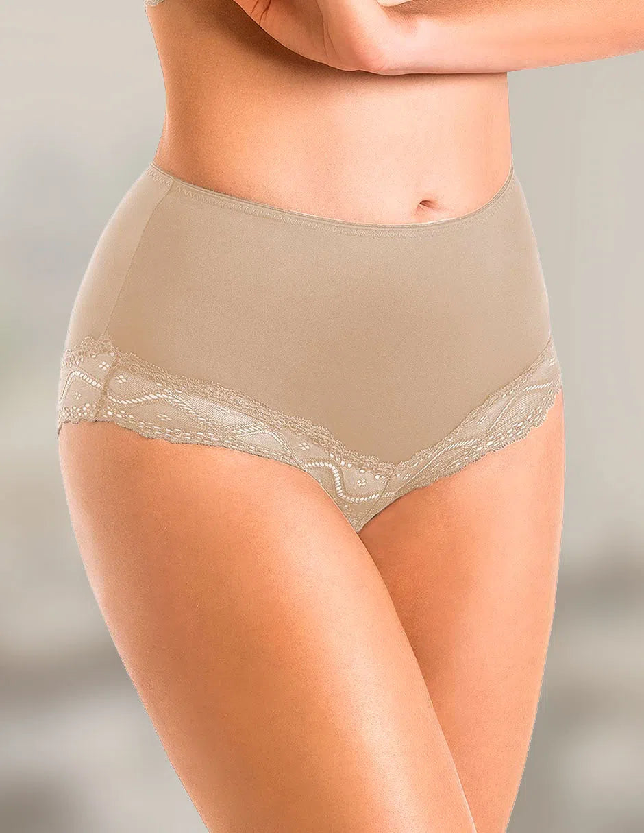 Pantaleta completa con encaje en pierna #8540